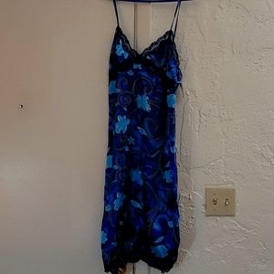 Vanity fair night gown